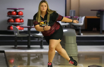 https://www.sxu.edu/_resources/images/news/2024/2024-olivia-daujatas-bowling.png