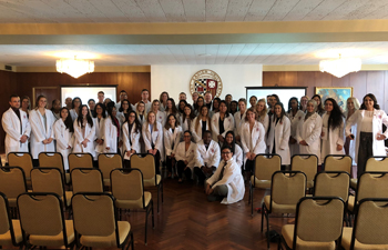 https://www.sxu.edu/news/articles/2018/images/white-coat-ceremony-in-post.jpg